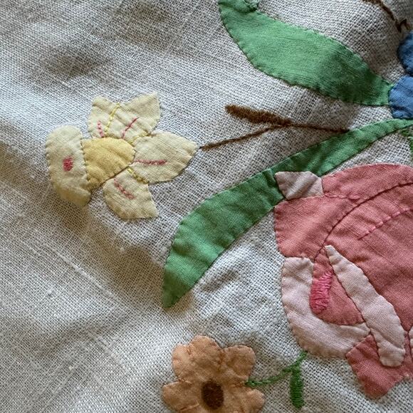 Cottage Core Flower Appliquéd Small Linen White Tablecloth Green Pink Blue 33x35 - Picture 4 of 9